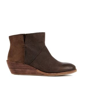 EMU Carlise Boot Women's Brown Color Leather Size 7 Wedge Heel